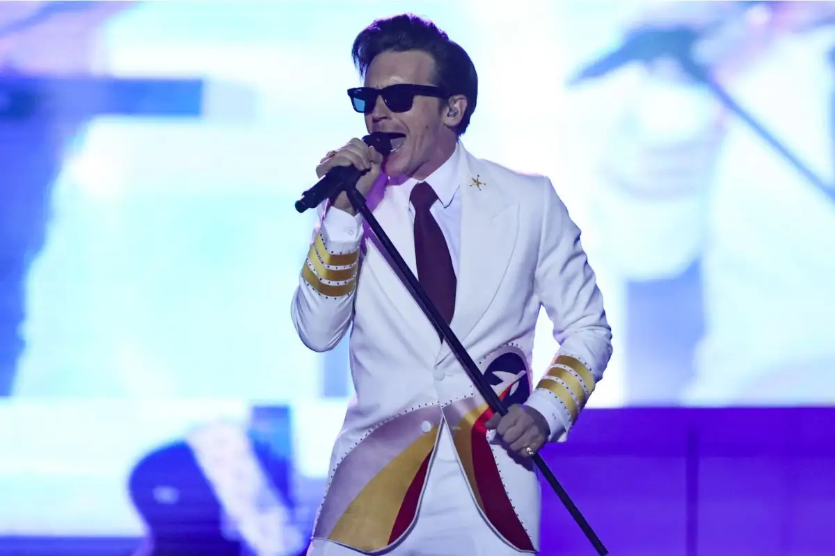 Drake Bell se viraliza por correr al ingeniero de sonido en la Feria de Puebla 1 Drake Bell despide a su ingeniero de sonido en la Feria