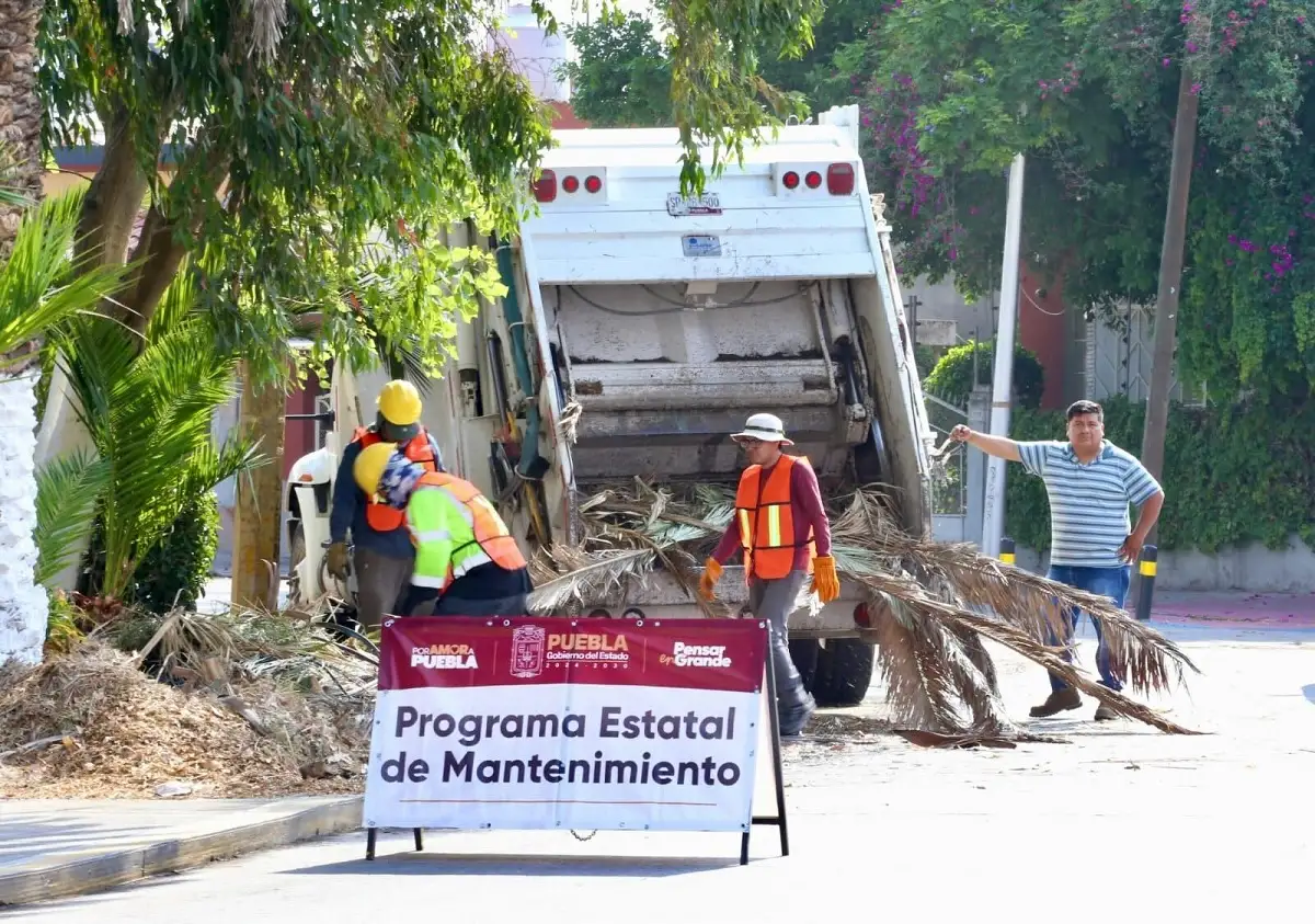 Colonos demuestran su amor a Puebla con Faena Comunitaria