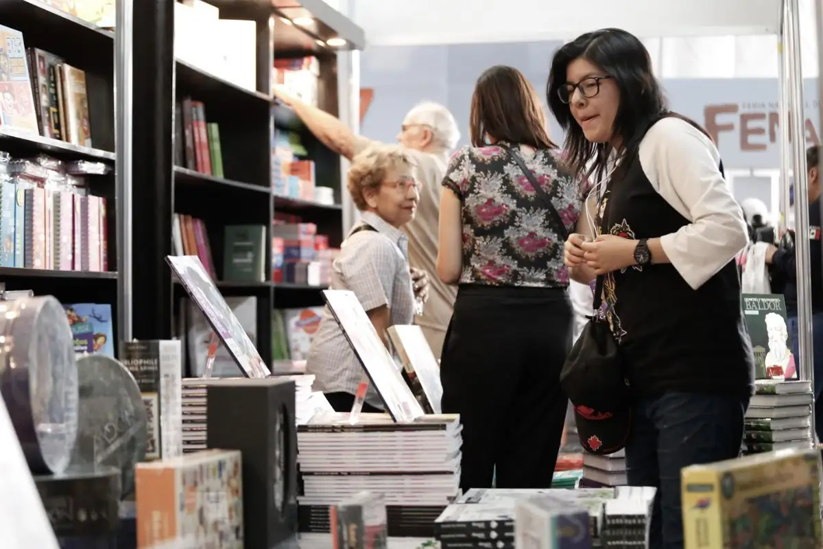 Arranca la FENALI BUAP 2025 con libros, talleres y hasta K-Pop en el Edificio Carolino