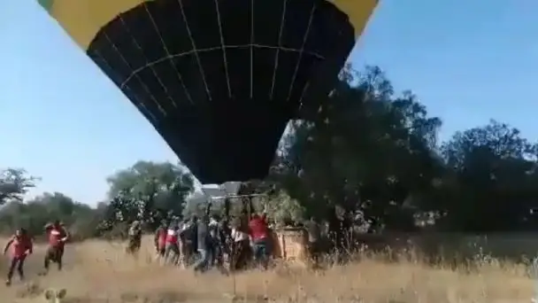 (VIDEOS) Así cayó globo aerostático en Teotihuacán y hay 12 personas heridas