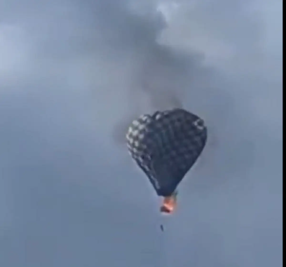 Tragedia en Zacatecas: globo aerostático se incendia durante festival y deja un muerto