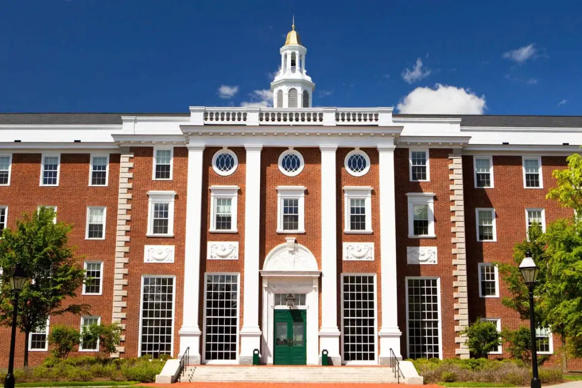 Harvard demanda a Trump por negar la admisión de alumnos extranjeros 1 Harvard demanda a Trump por negar la admisión de alumnos extranjeros