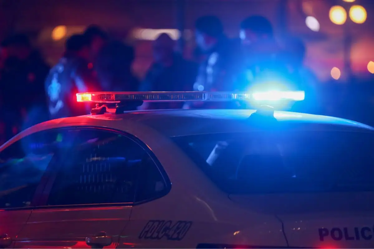 Incendian coche con cadáver dentro en Amozoc