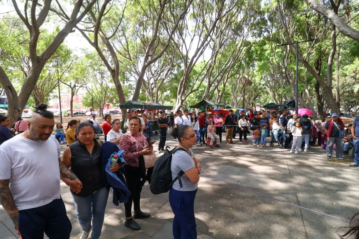 Ya está Mircea Gabriel en el Paseo Bravo atendiendo a poblanos