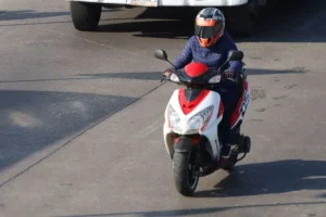 Captan a motociclista exhibicionista en calles de Puebla