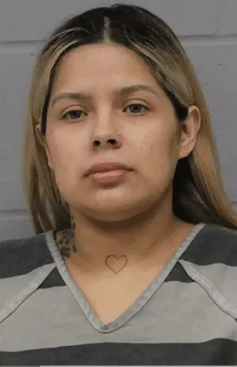 niña de 7 años fue encontrada desnutrida y encerrada en un armario