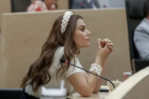 Nay Salvatori se burla de lineamientos de austeridad de Morena