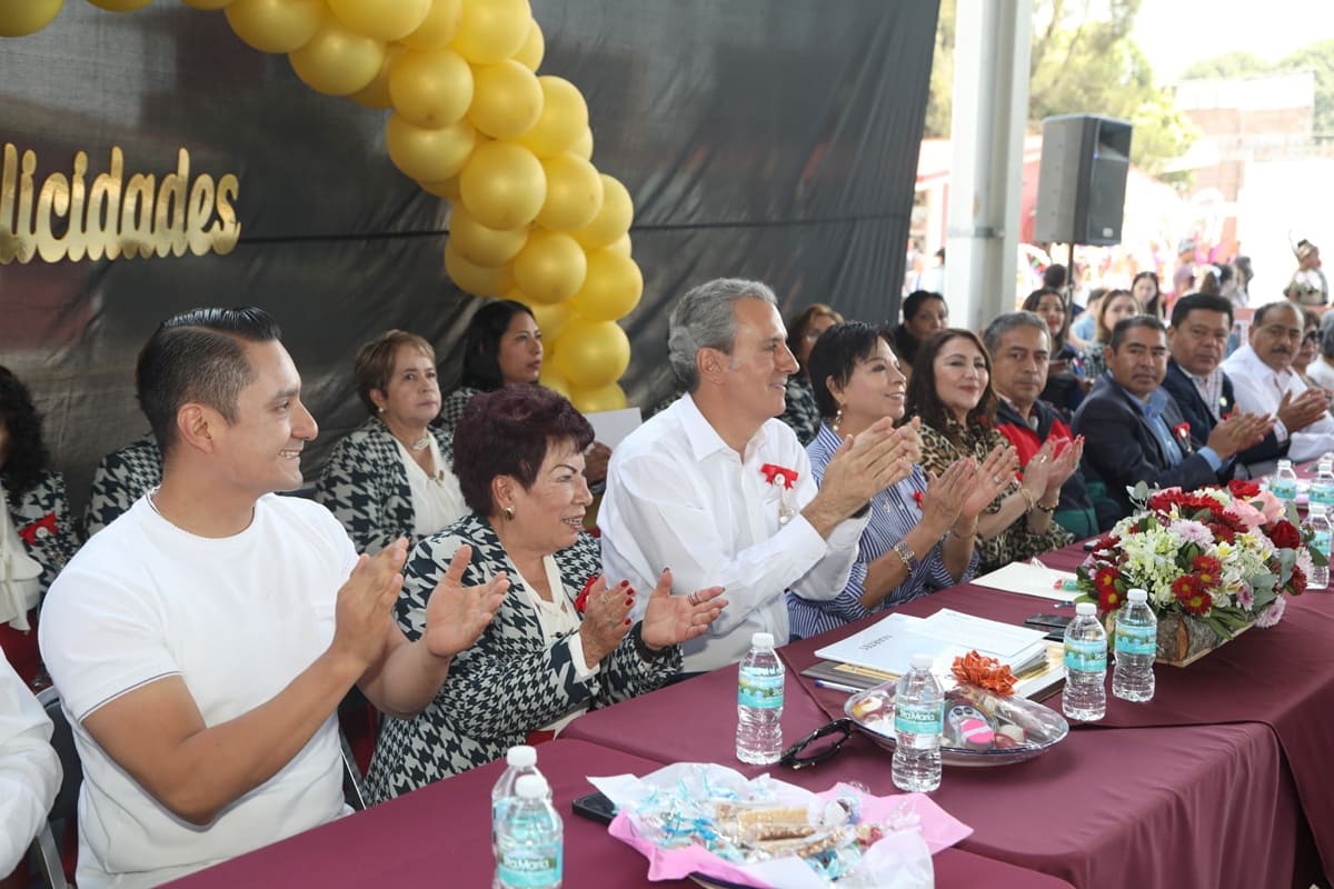Reconoció Pepe Chedraui a las y los maestros por su labor para la formación de niñas, niños y adolescentes 1 reconoció pepe chedraui a maestros