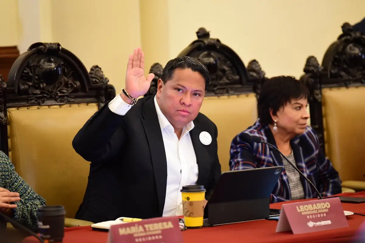 Regidor de Puebla denuncia amenazas por opositores de parquímetros