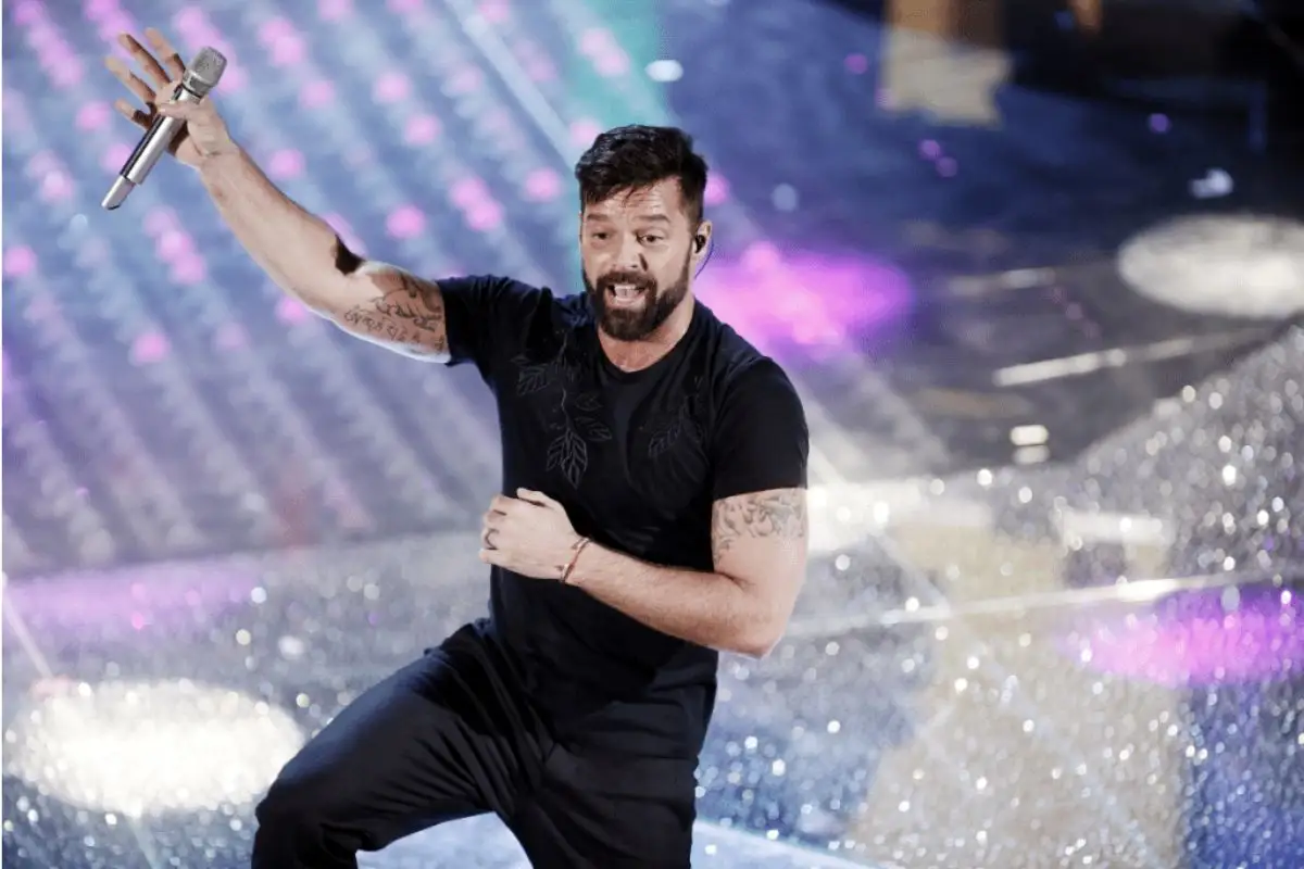 ¿Para cuándo reprograman el concierto de Ricky Martin en Puebla y cómo pedir reembolso? 1 Reprograman concierto de Ricky Martin en Puebla