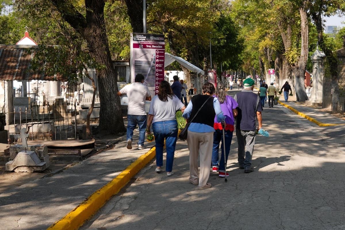 Recibió Panteón Municipal cerca de 35 mil visitantes por el Día de las Madres 1 Panteón Municipal recibió cerca de 35 mil visitantes