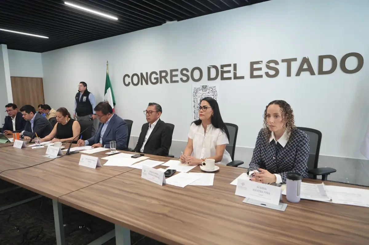 Aprueba Comisión del Congreso reformas para armonizar la Constitución local con la federal 1 Aprueba Comisión del Congreso reformas para armonizar la Constitución local con la federal