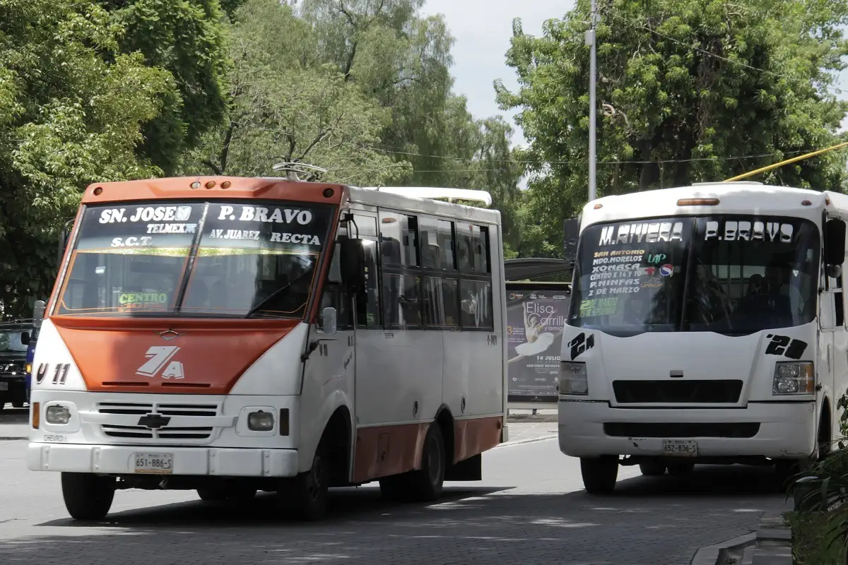 Asaltan ruta 2A en San Antonio Abad; los amenazan con cuchillos y huyen