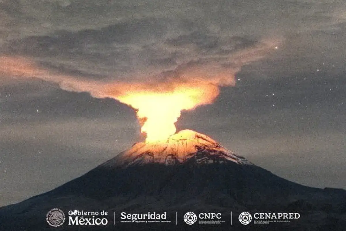 VIDEO: Así se vio la explosión del volcán Popocatépetl esta madrugada 1 Así se vio la erupción del volcán Popocatépetl esta madrugada