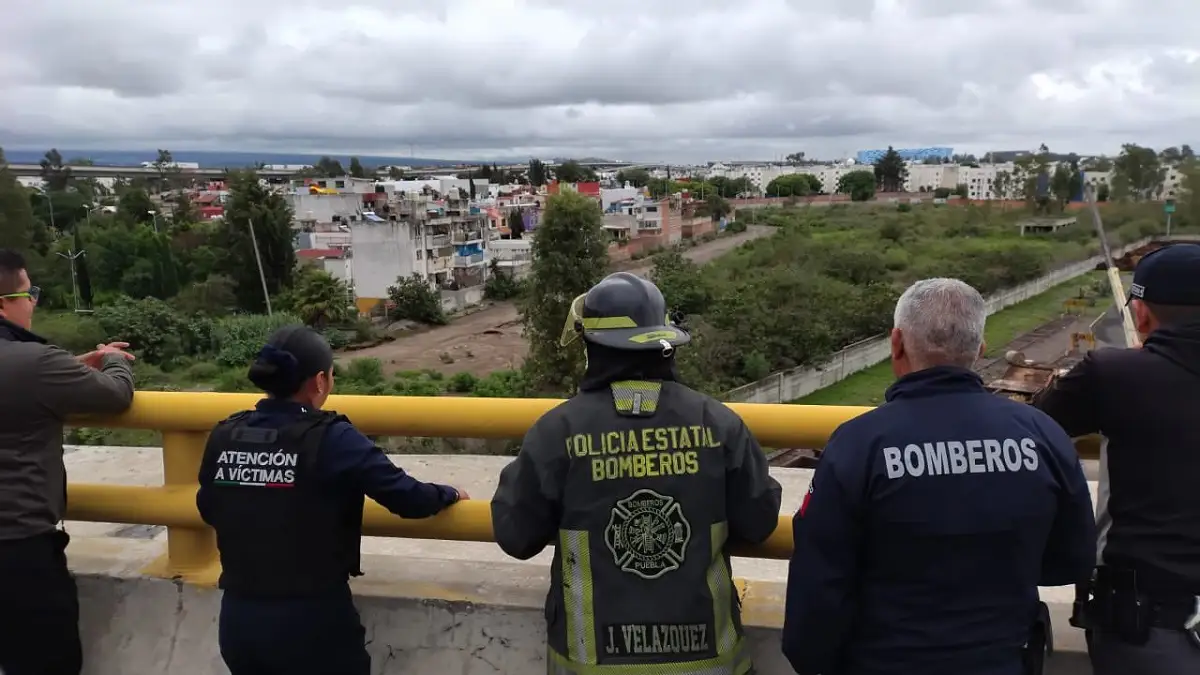 Frustran intento de suicidio en el Distribuidor Vial Santa Ana gracias a rápida intervención 2 Frustran intento de suicidio en el Distribuidor Vial Santa Ana gracias a rápida intervención