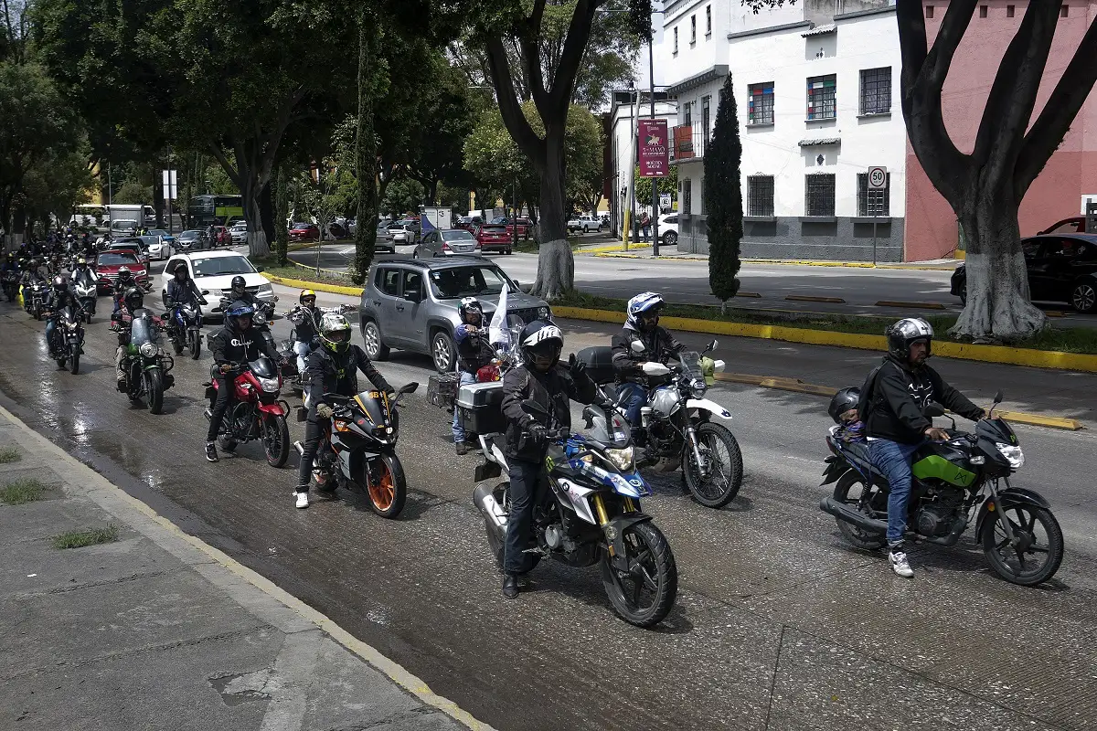 Ley de Movilidad en Puebla Descartan portación de placas en chalecos de motociclistas