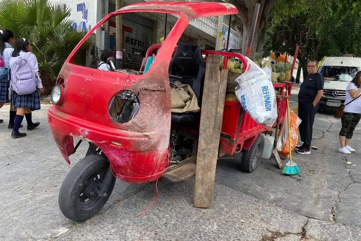 Misael Galván vuelve a su puesto de jugos en Tehuacán tras brutal agresión