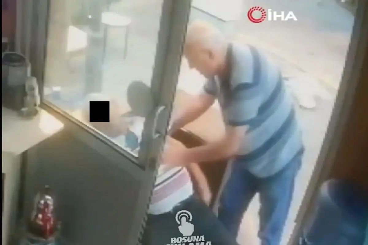 Taxistas de la tercera edad mueren de un infarto fulminante al mismo tiempo; eran mejores amigos (VIDEO) 1 Taxistas de la tercera edad mueren de un infarto fulminante al mismo tiempo; eran amigos