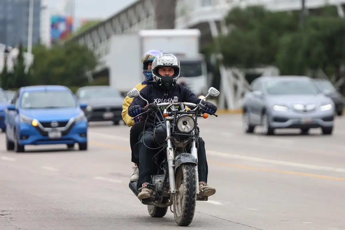 ¿Tendrá costo el distintivo para casco de motociclistas en Puebla? Esto dijo Finanzas 1 Tendrá costo el distintivo para casco de motociclistas en Puebla