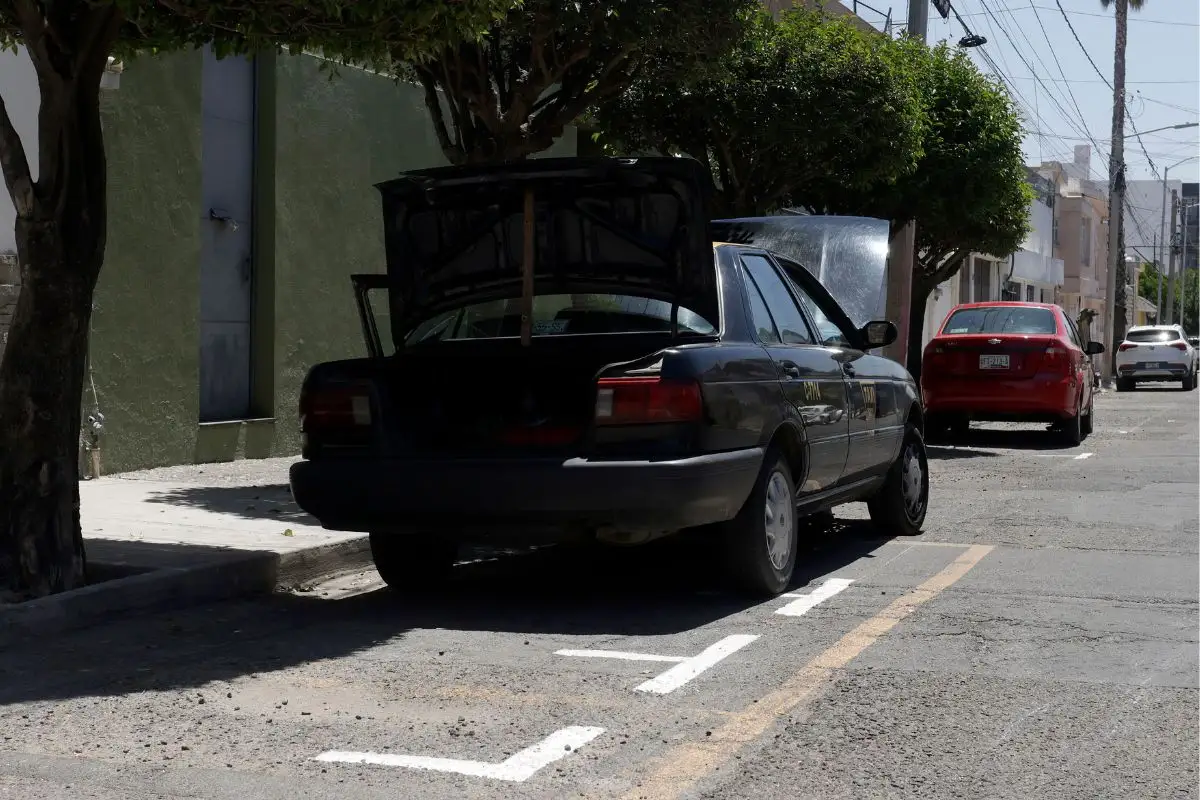 Ambulantes invaden parquímetros en el centro de Puebla