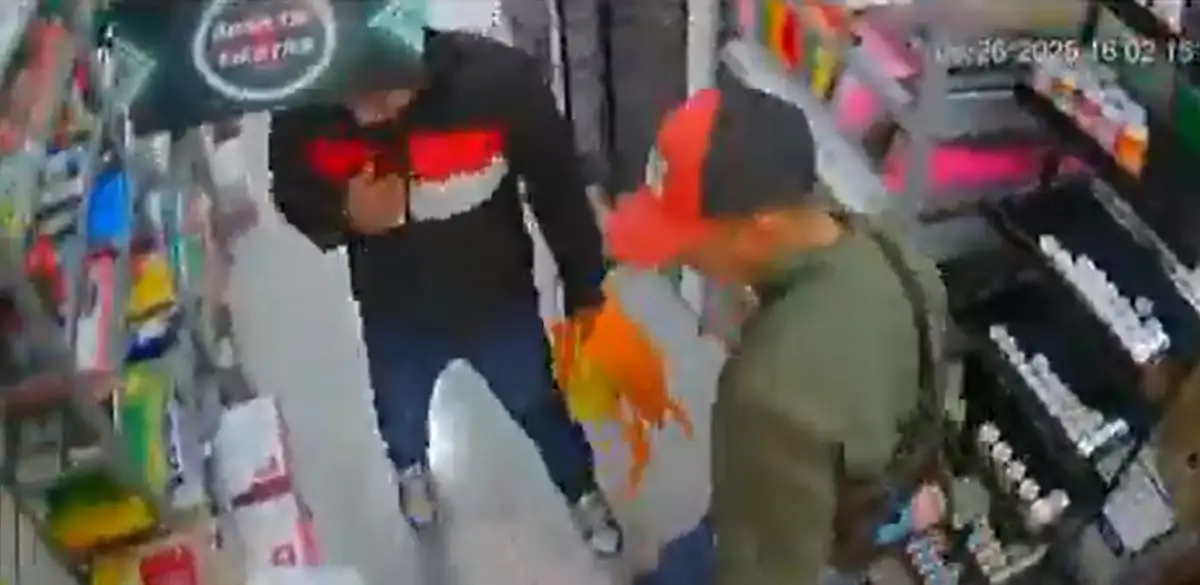 delincuentes armados asaltaron una papelería
