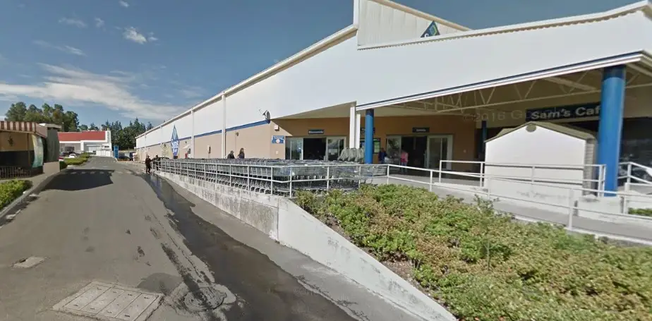 Comando asalta el Sams de Forjadores; se llevan celulares 2 En asalto en Sams de Forjadores, comando se lleva celulares