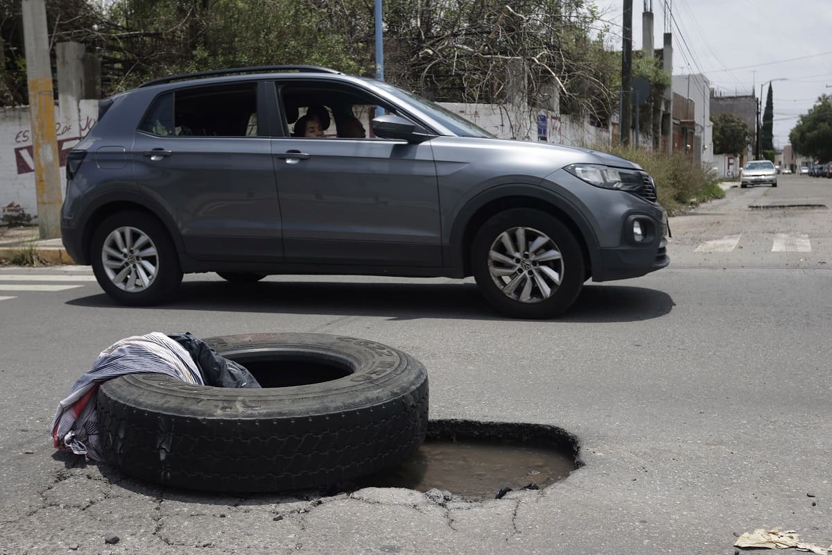 Exigen a alcaldes atiendan baches y seguridad