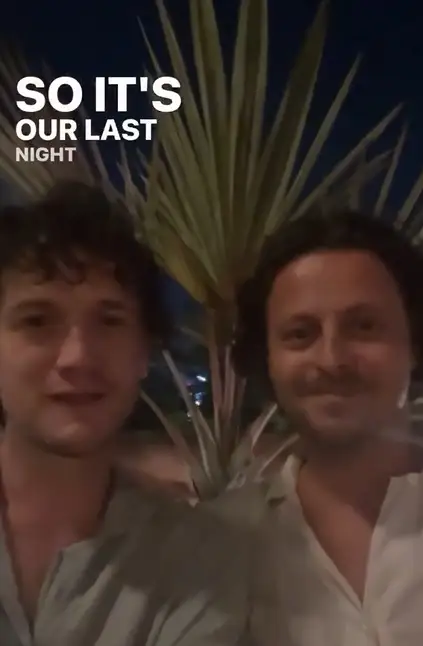 Británicos graban video antes de subir al avión de Air India que se desplomó