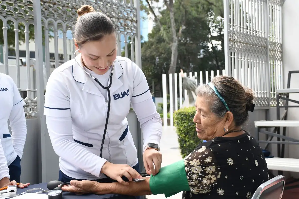 Oferta la BUAP Diplomado para desarrollar competencias en cuidadores familiares 1 Oferta la BUAP Diplomado para desarrollar competencias en cuidadores familiares