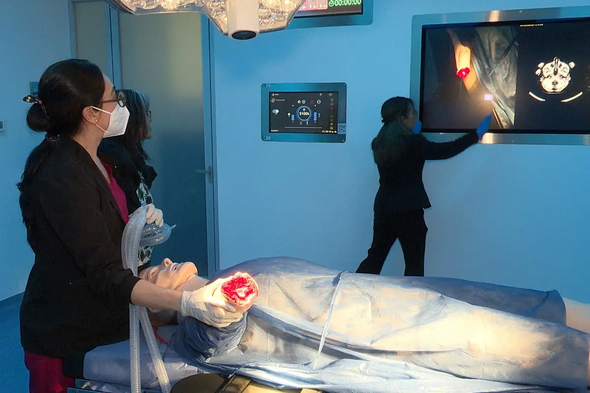 BUAP fortalece su plantilla docente del área de Salud