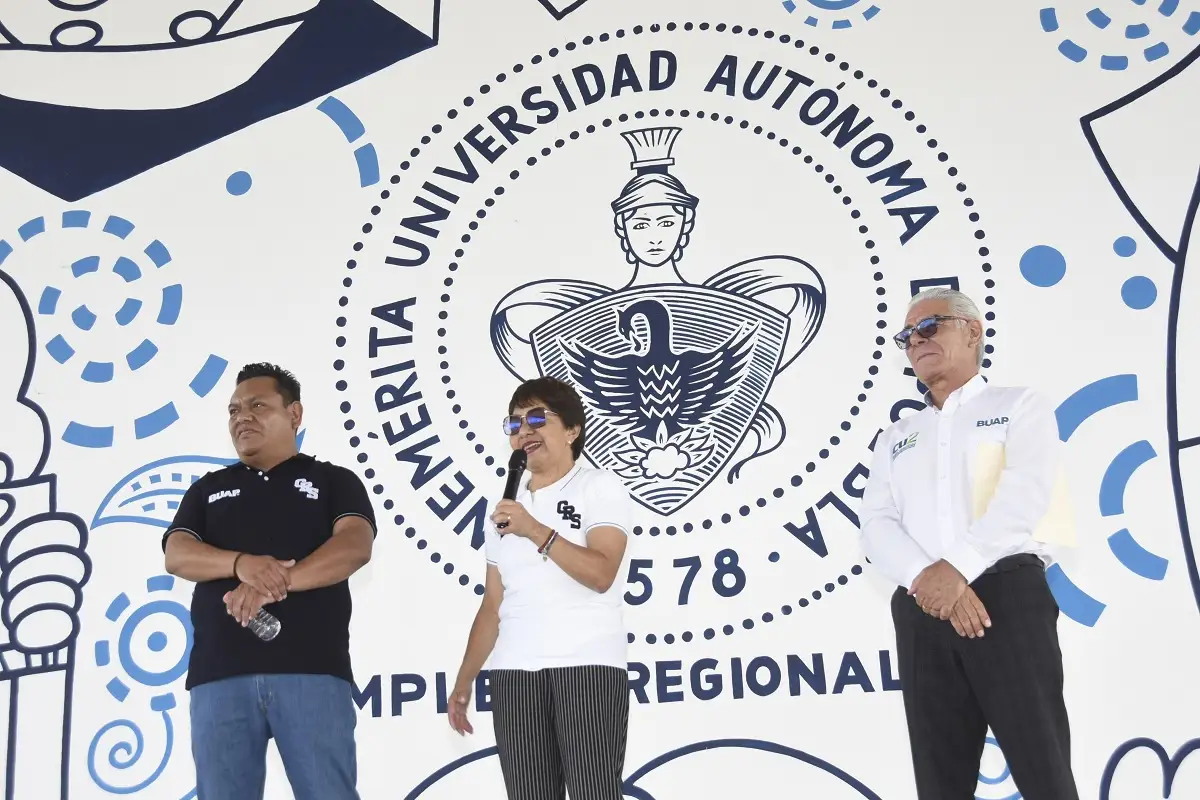 Coloca Lilia Cedillo primera piedra de edificio para preparatoria en Tehuacán 3 Coloca Rectora Lilia Cedillo primera piedra de edificio para preparatoria de Tehuacán