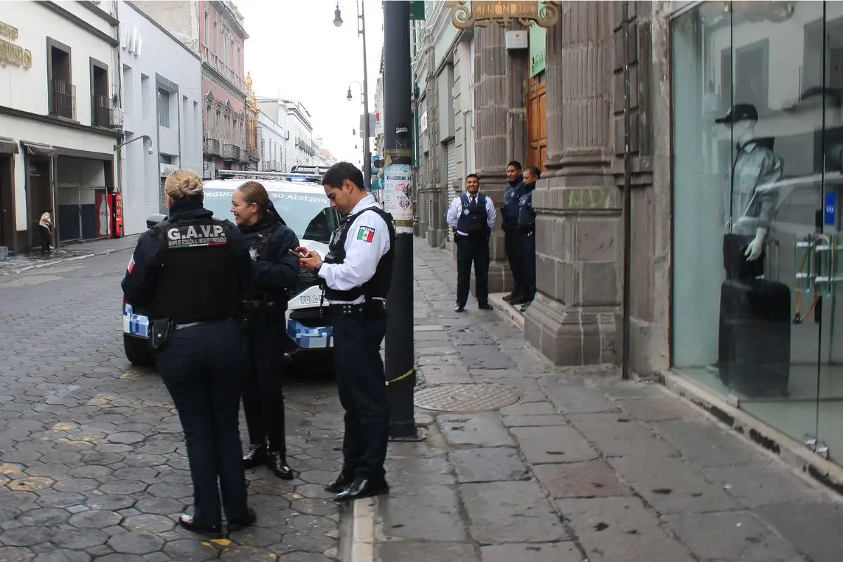 Nuevamente dan cristalazo al Sanborns del Centro de Puebla