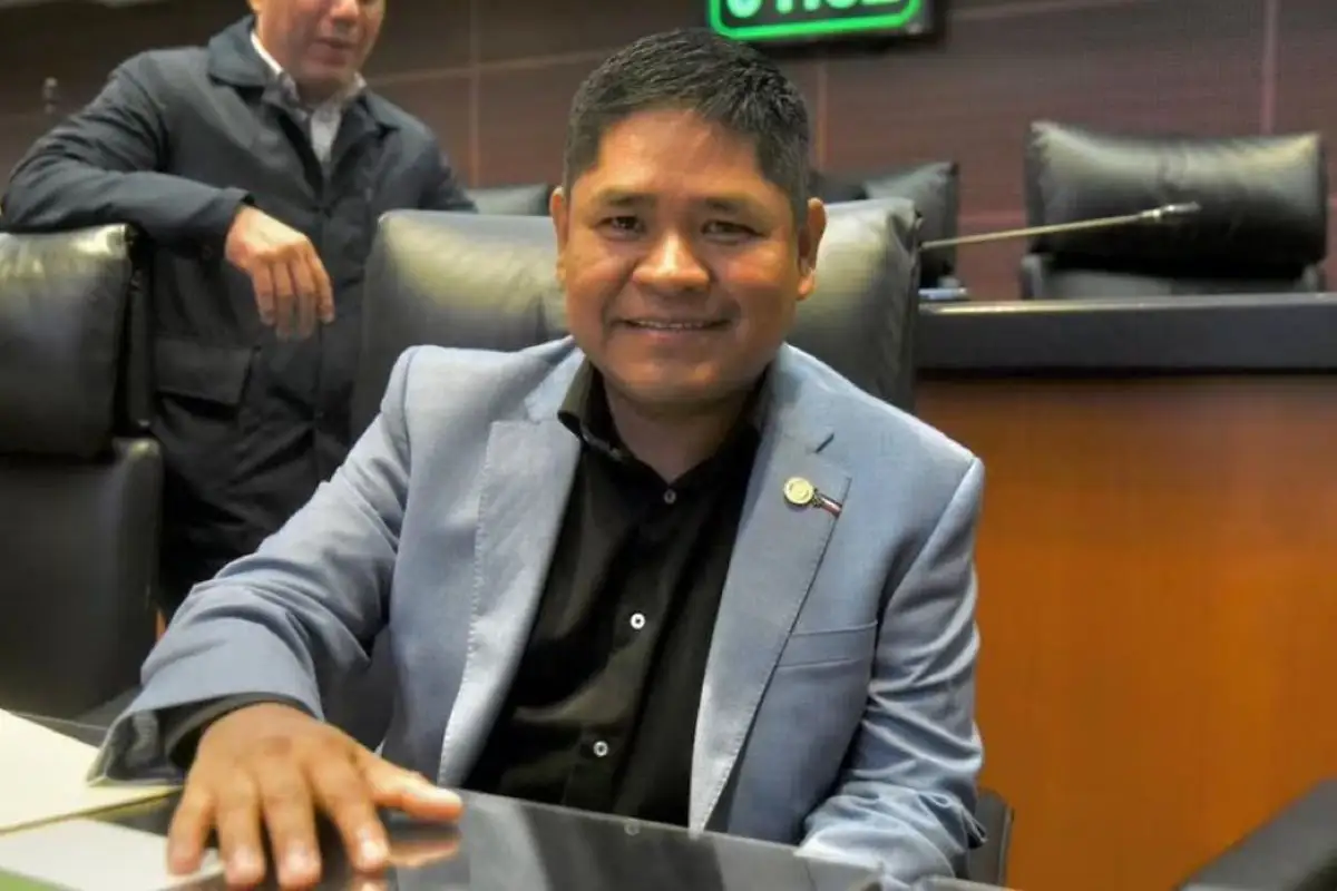 De La Academia al Congreso: Erasmo Catarino toma protesta como senador, pero sustituto 1 De La Academia al Congreso: Erasmo Catarino toma protesta como senador, pero sustituto
