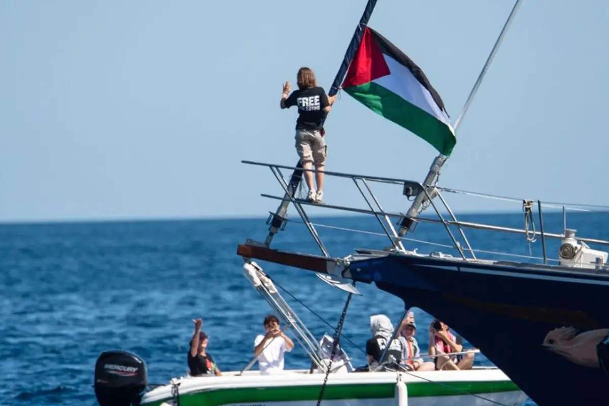 Israel intercepta barco con ayuda humanitaria para Gaza; Greta Thumberg dice estar secuestrada 1 Israel intercepta barco con ayuda humanitaria para Gaza