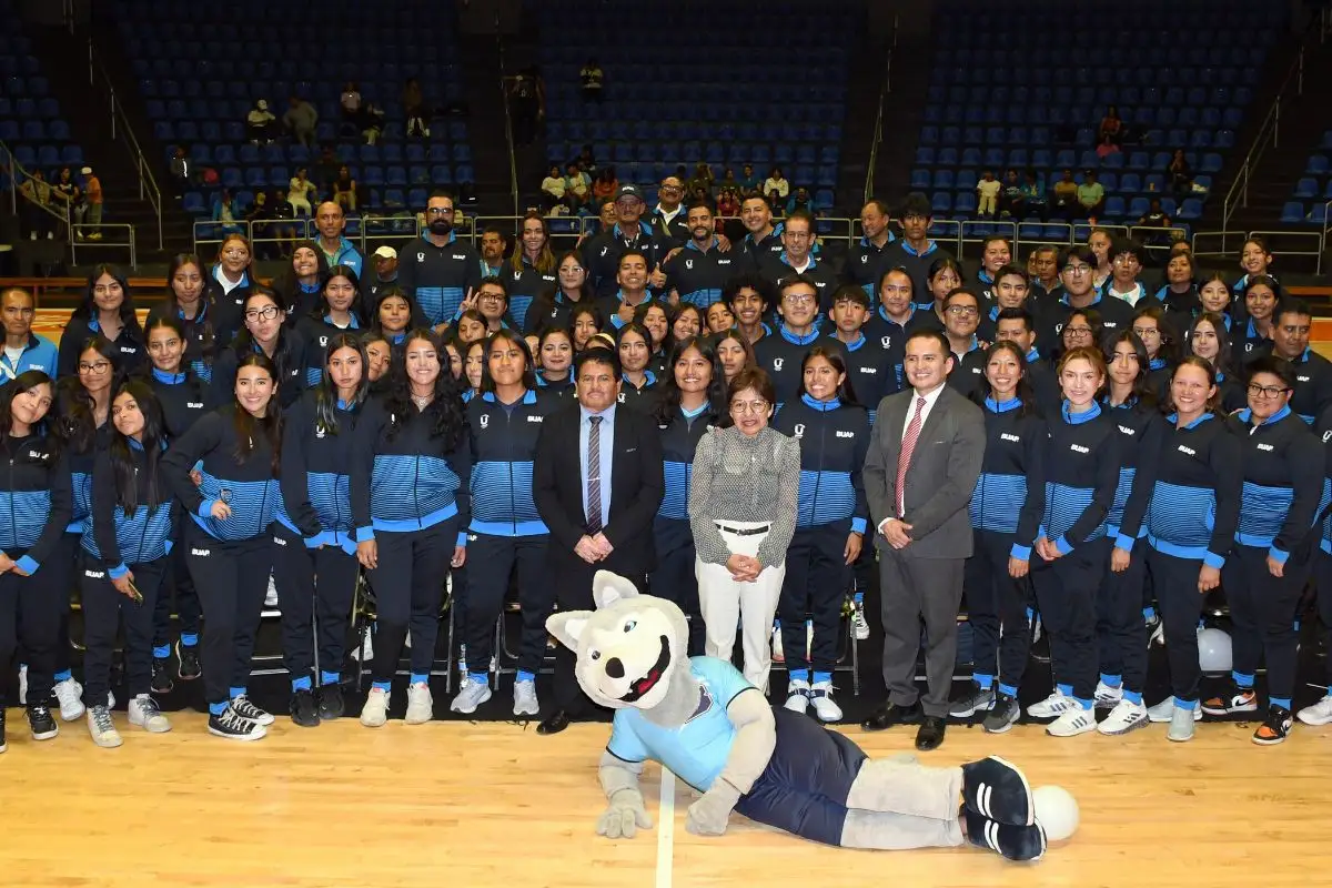 Abandera Rectora Lilia Cedillo a la delegación BUAP para los Juegos Deportivos Nacionales Escolares 2025 1 Abandera Rectora Lilia Cedillo a la delegación BUAP para los Juegos Deportivos Nacionales Escolares 2025