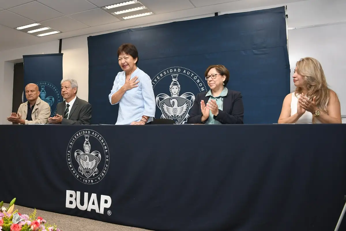 Reconoce la Rectora Lilia Cedillo el crecimiento y consolidación del IFUAP
