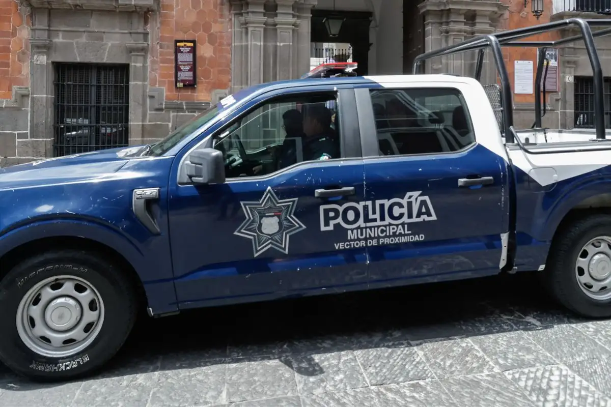 Policía es investigado por robo de autopartes en Puebla