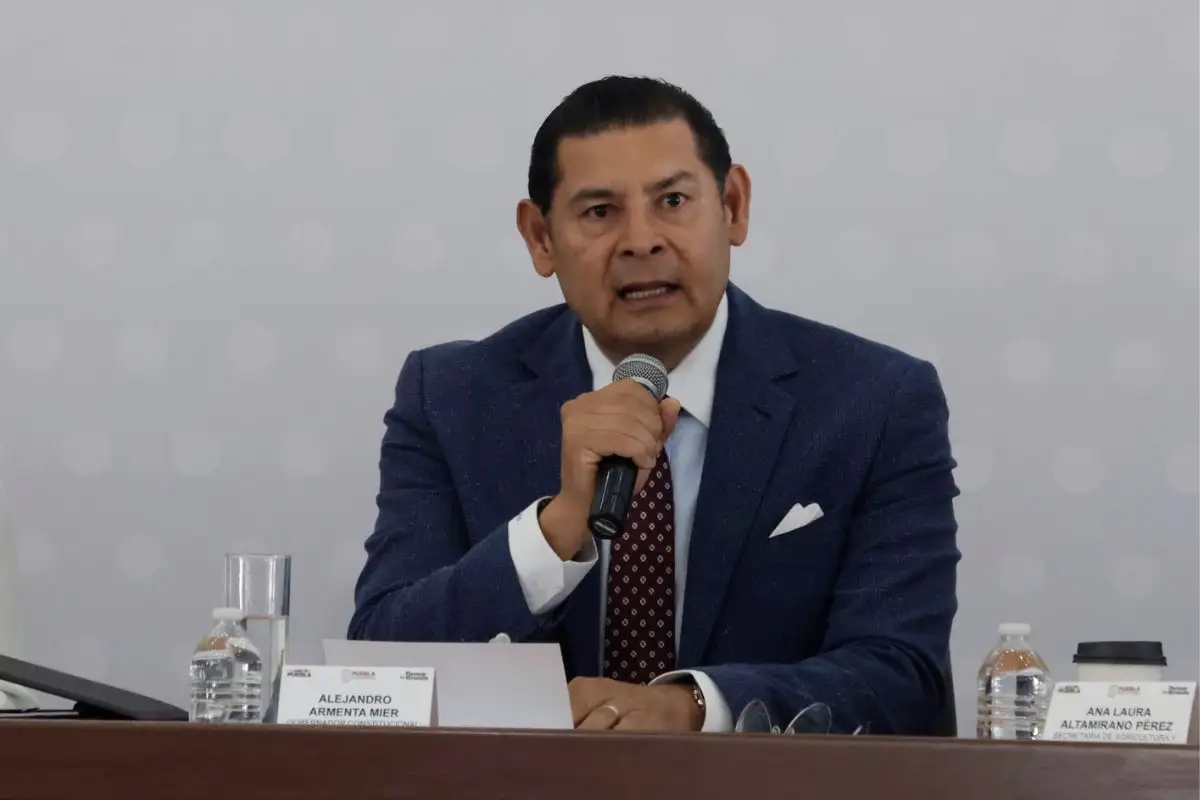 Puebla enviará 10 abogados para defender migrantes en EU