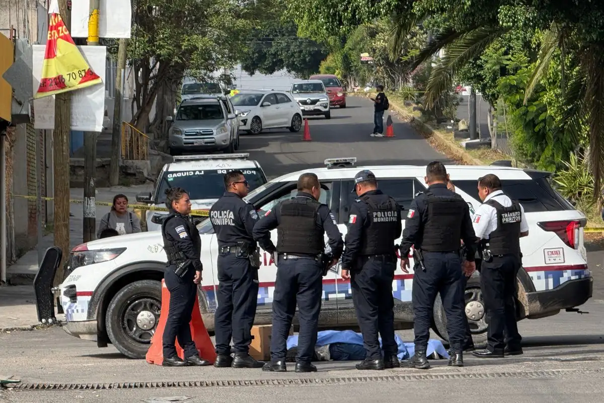 Hallan restos humanos embolsados cerca del Mercado Morelos