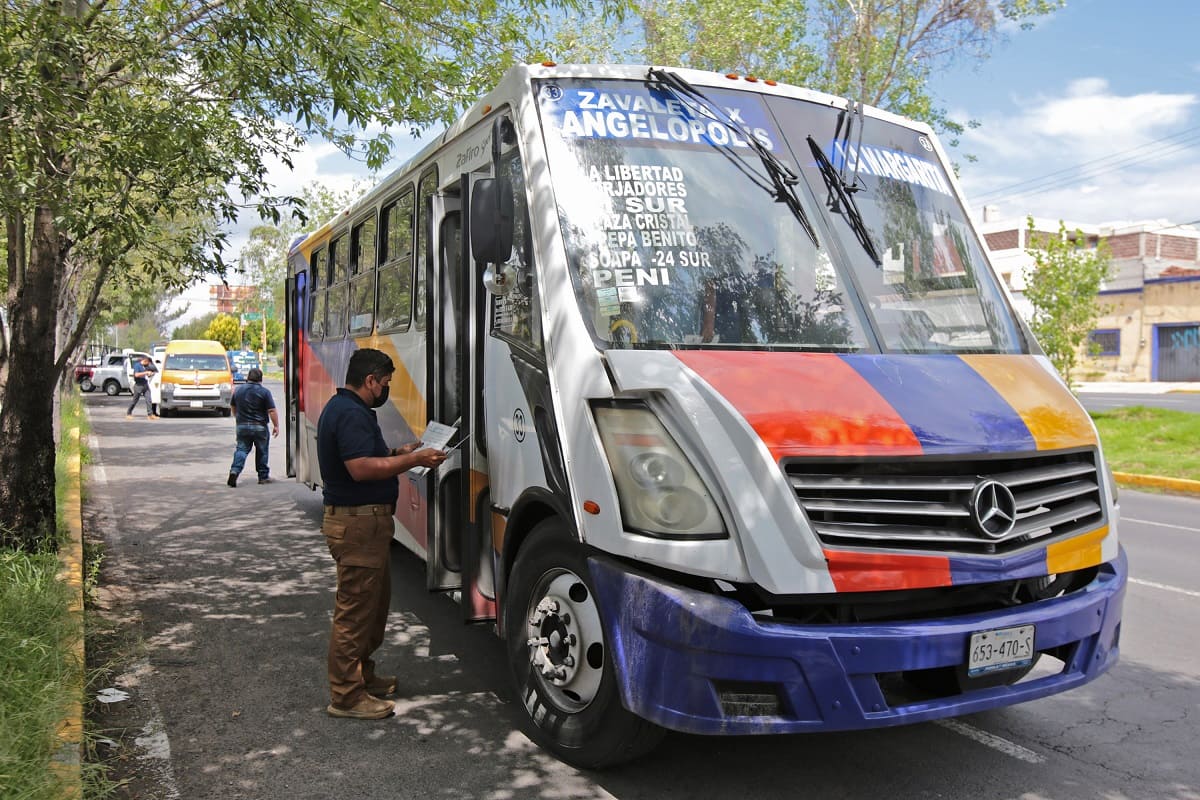 ¿Costos, horario, sedes? Arranca revista vehicular y esto sabemos 1 Inicia la revista vehicular para rutas y taxis en Puebla