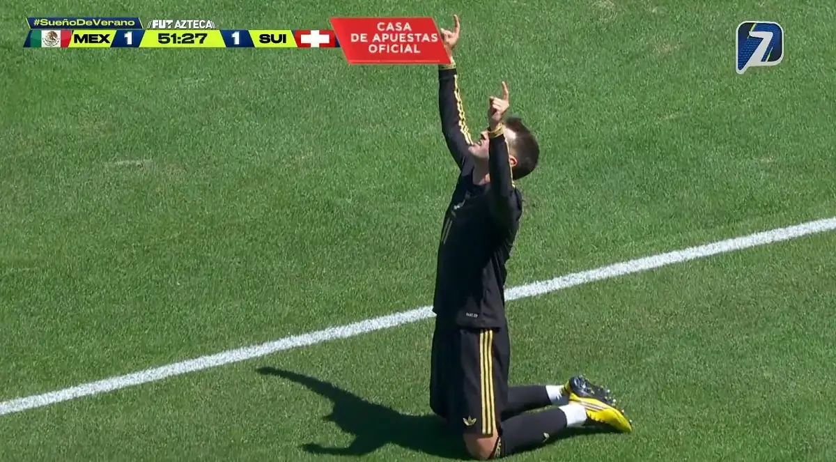 Santi Giménez rompe racha de casi dos años sin anotar con la Selección