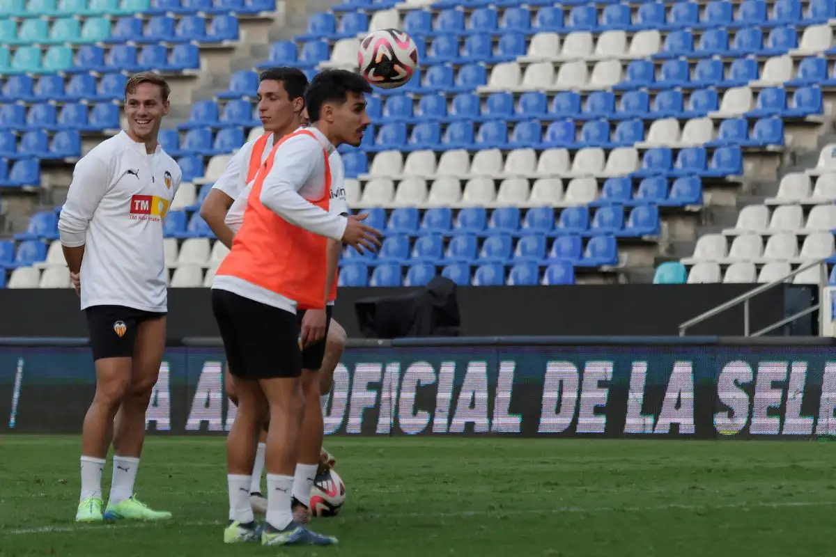 Visores de FIFA vistan estadio Cuauhtémoc rumbo al Mundial