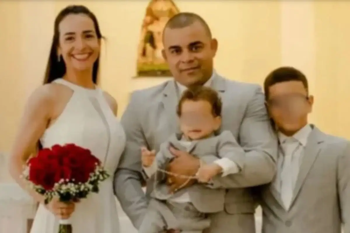 Adolescente asesina a su familia para complacer a su novia virtual y le envía fotos