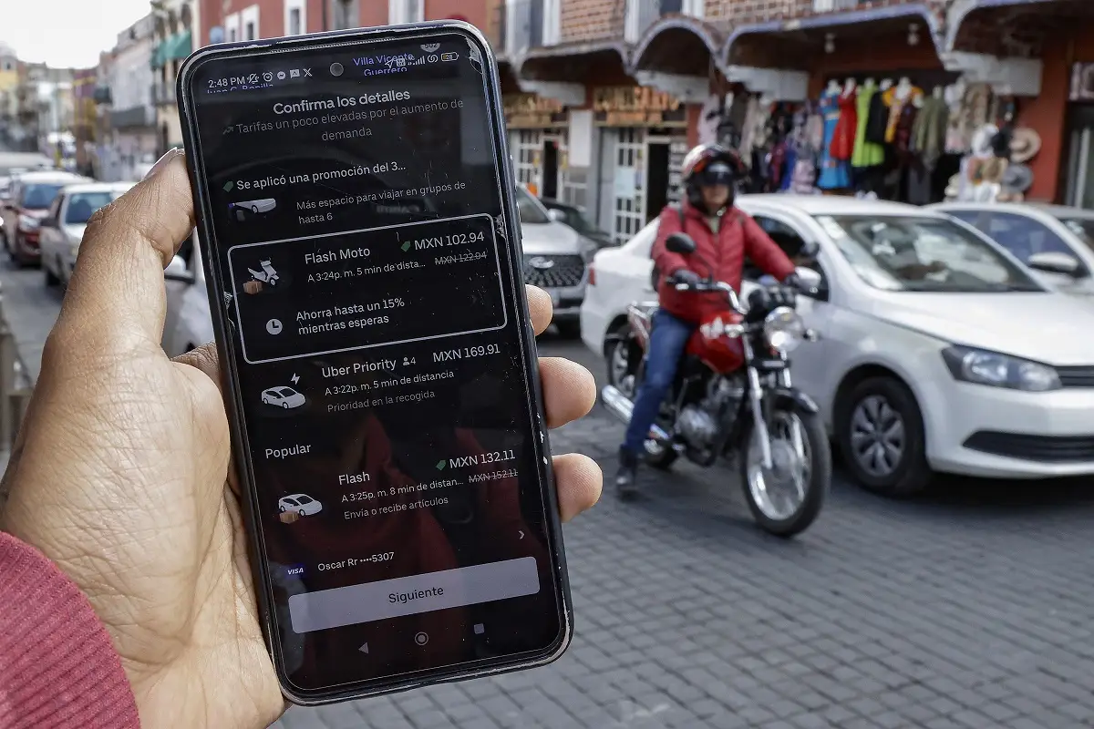 Alista el bolsillo Uber aumentará tarifas para pagar IMSS de los conductores