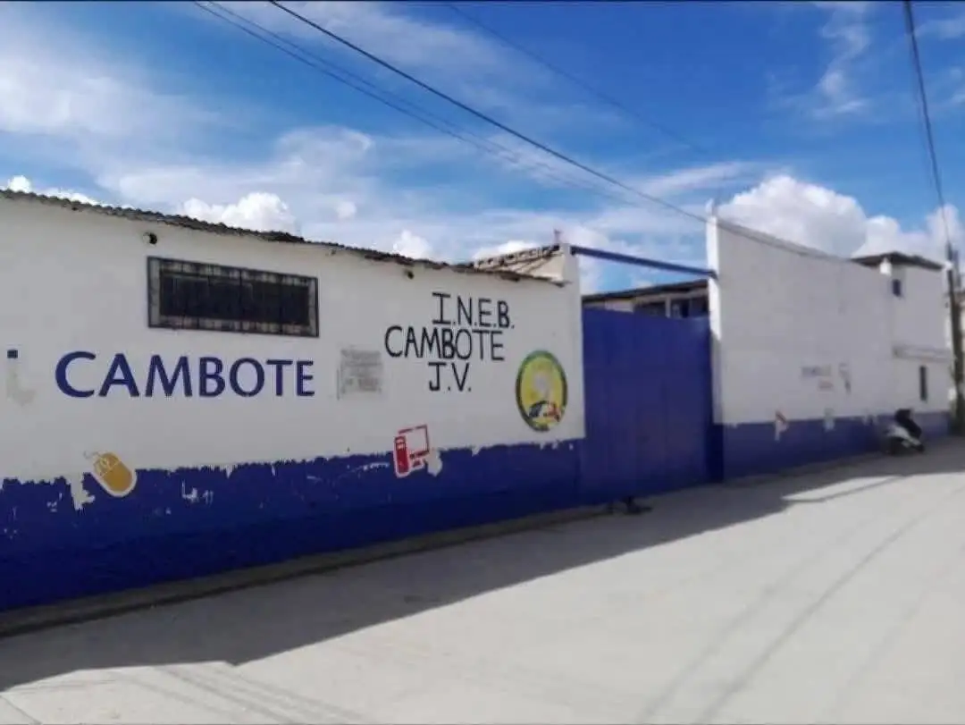 Alumna apuñala y mata a maestro que le preguntó porqué había faltado a clases 1 Alumna mata maestro que le preguntó porqué había faltado a clases