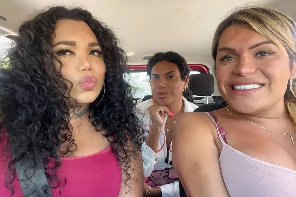 Asaltan a Wendy Guevara y “Las Perdidas” en carretera; denuncian abuso de falsos policías 1 Asaltan a Wendy Guevara y “Las Perdidas” en carretera; denuncian abuso de falsos policías