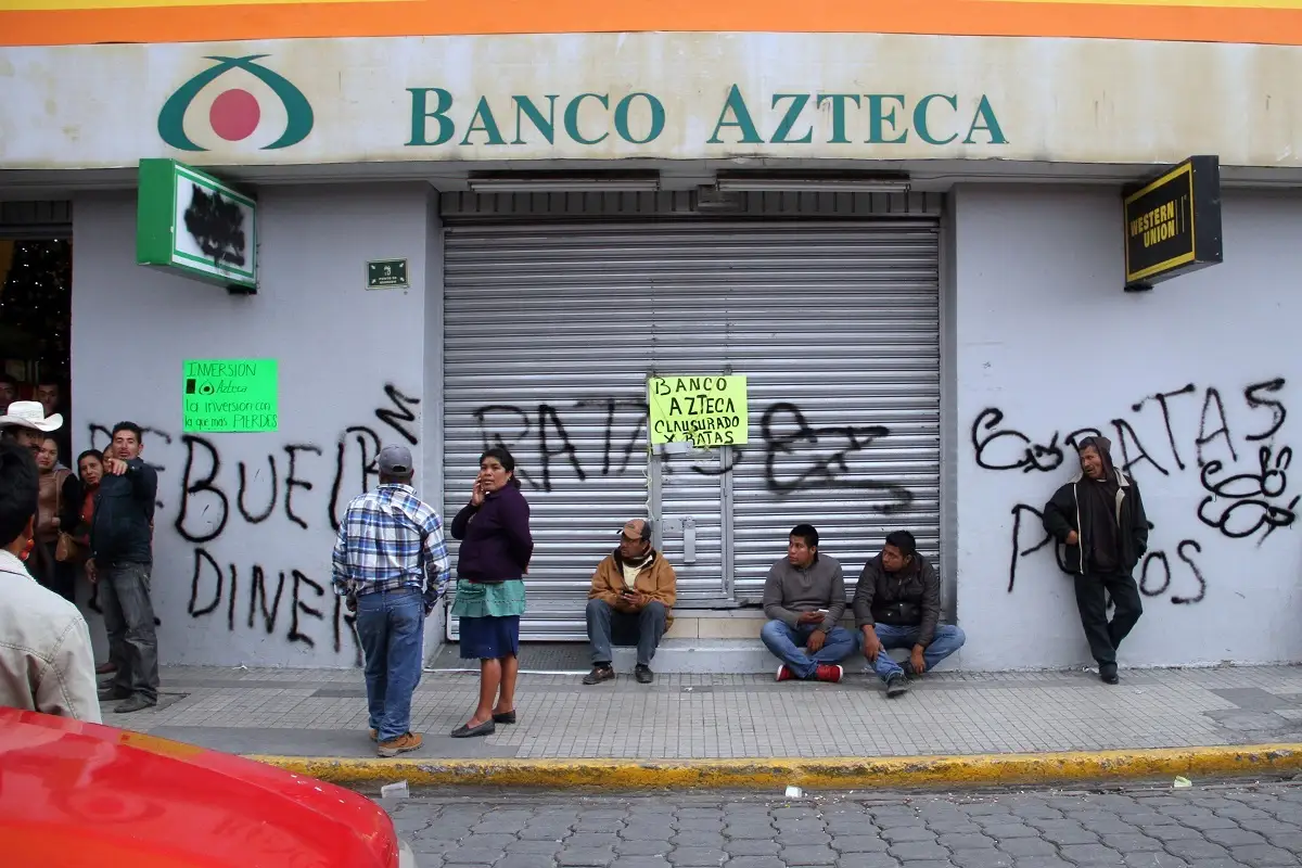 "Se te cayó el dinero": Así asaltaron a una joven al salir de Banco Azteca (FOTOS) 1 Asalto a cuentahabiente Revelan nuevo modus operandi en Atlixco