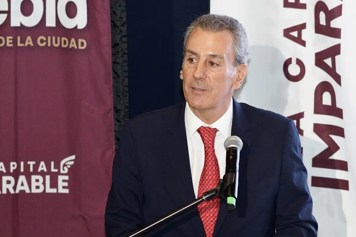 Ayuntamiento de Puebla aplicará fianzas de constructoras para reparar daños en la Avenida Juárez