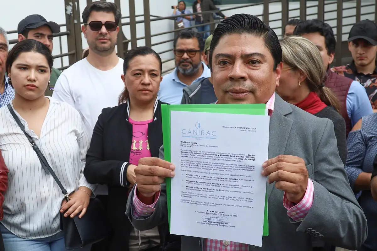 Canirac acusa a Profeco de cerrar restaurantes del Zócalo de Puebla de forma arbitraria