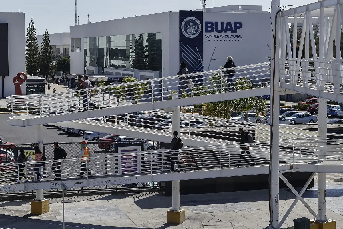 Elevadores en Cúmulo de Virgo estarán listos en septiembre; analizan desechar pasos a desnivel